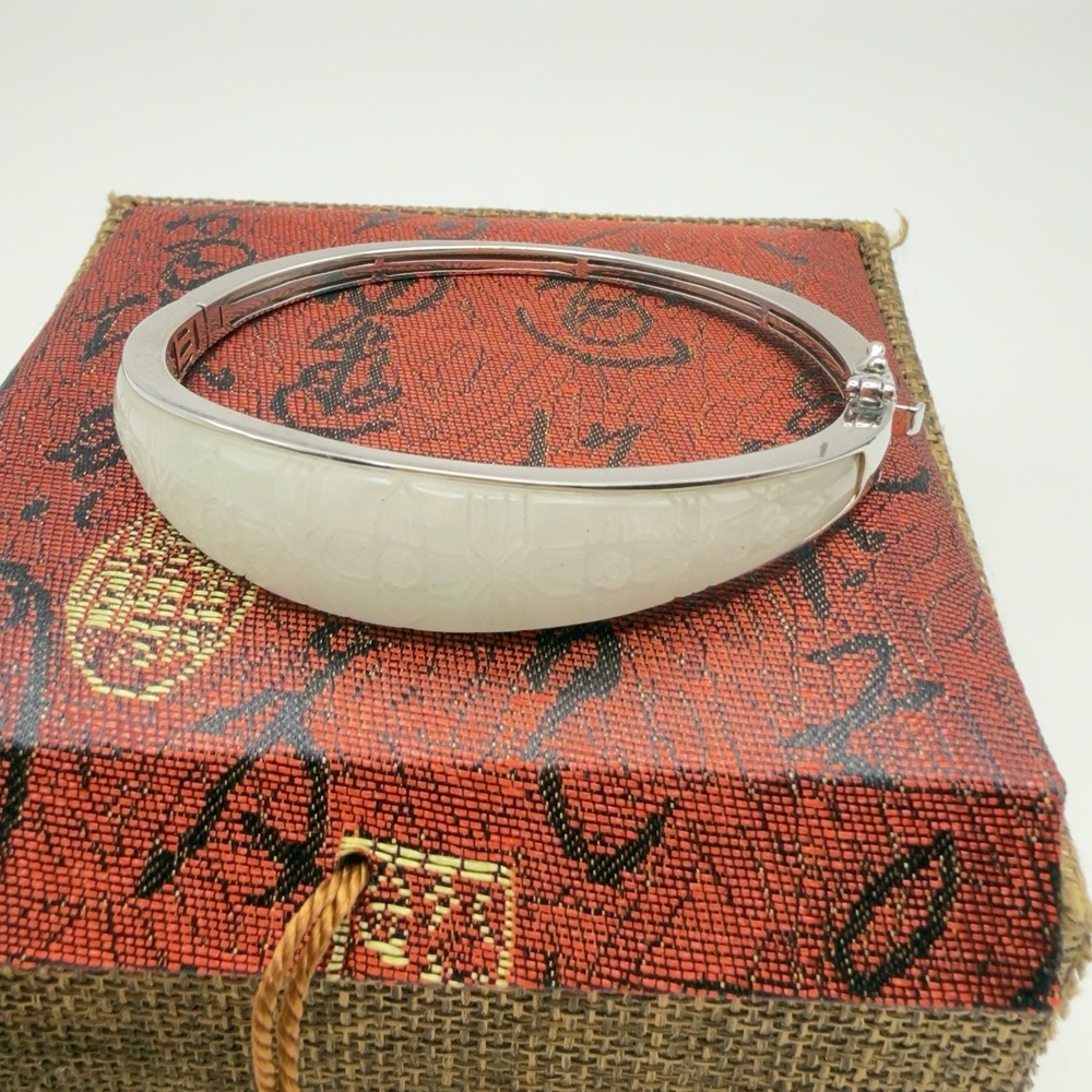 Carved Chinese Natural Jade Sterling Silver Hinged Bangle Bracelet 925 Djoy Nos